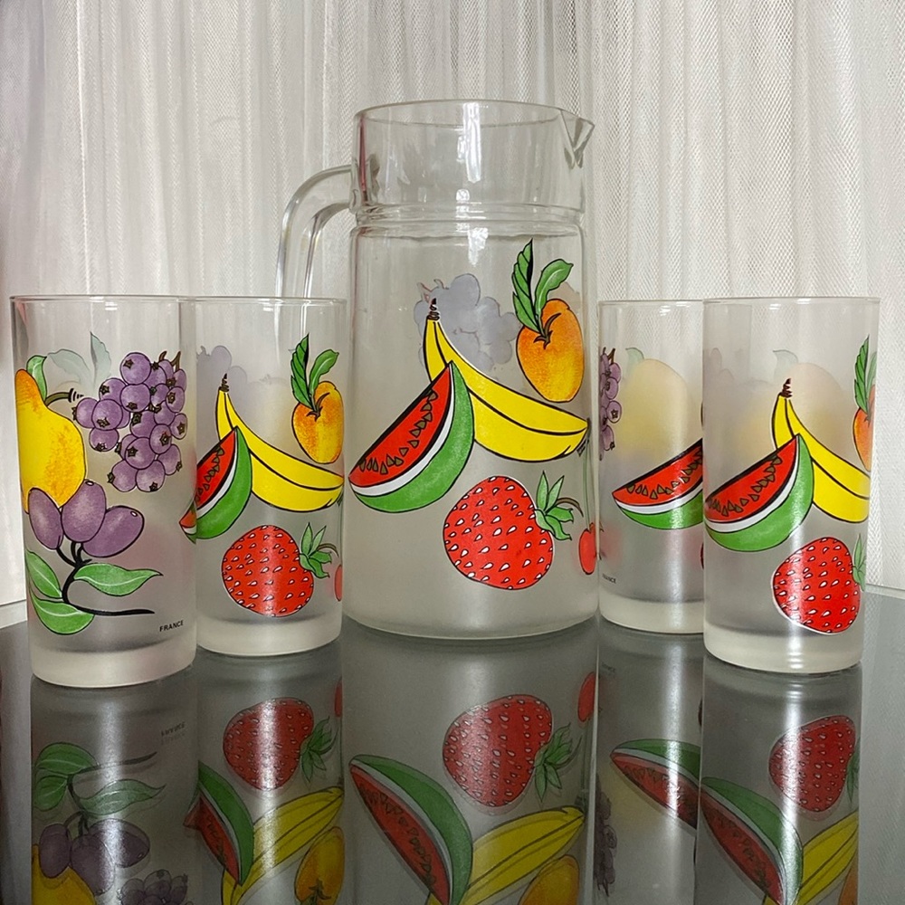 Pitcher and 4 MCM/Retro 1980’s fruit theme tumbler drinking glasses